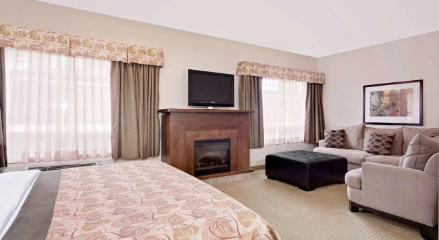Двухместный люкс c 1 комнатой Ramada by Wyndham Lac La Biche