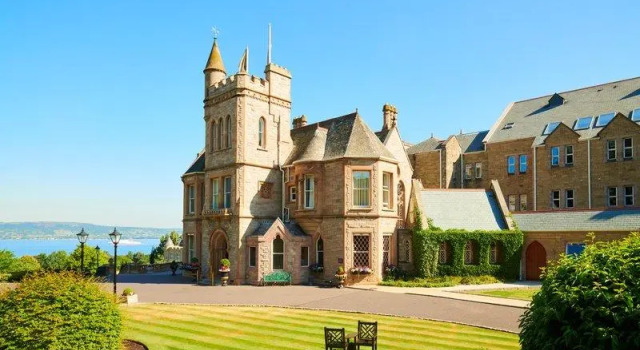 Номер Executive The Culloden Estate and Spa