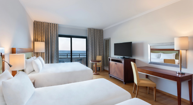 Radisson Blu Resort, Malta St. Julians, Забронировать Отель Отели Сент-Джулианс 5 звезд, 5*