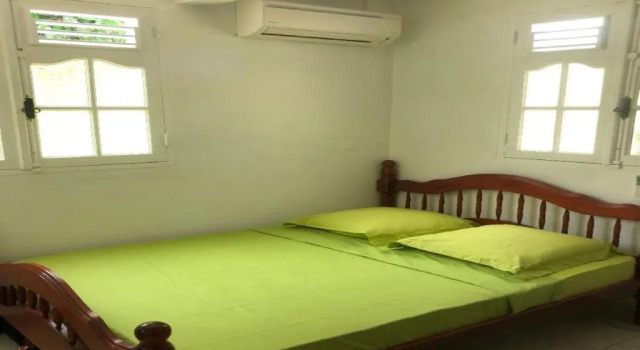 Location D'un Studio (Adults Only), Rezerwuj Hotel Hotele w Basse-Terre z parkingiem, Parking