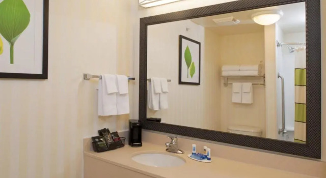 Четырёхместный номер Standard Fairfield Inn & Suites by Marriott Muskegon Norton Shores