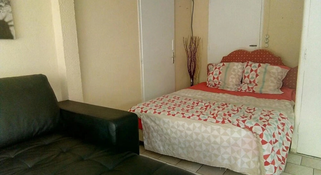 Studio in Bergerac, With Pool Access, Enclosed Garden and Wifi - 800 m, Rezervasyon Otel Bergerac havuzlu oteller, Yüzme Havuzu