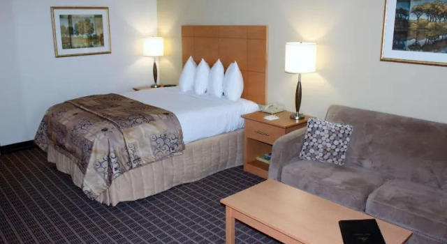 Двухместный номер Standard с балконом Best Western Smiths Falls Hotel
