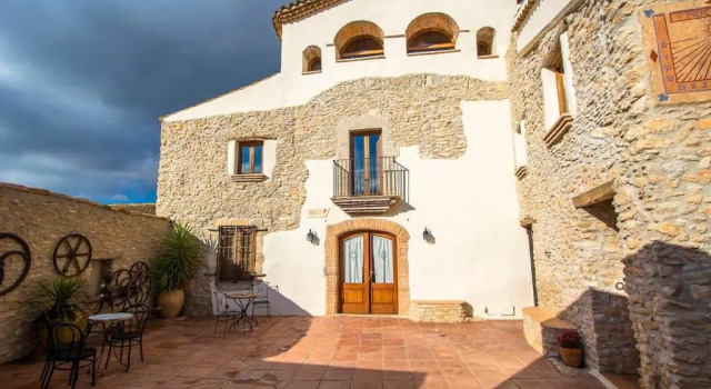 Catalunya Casas Captivating Villa in the Vineyard close to Sitges, Забронировать Вилла Бизнес-отели El Baix Penedès, 4* 5*