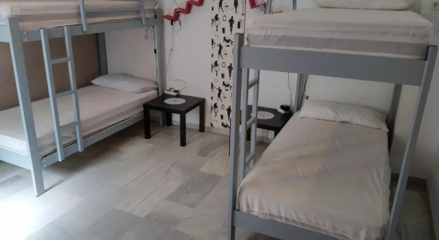 Кровать в общем номере (женский номер) Granada Old Town Hostel
