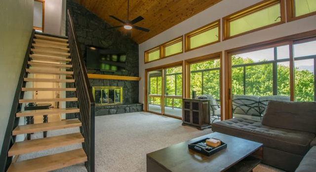 Mountain View 3BR w Sunroom Close to Ski Trails