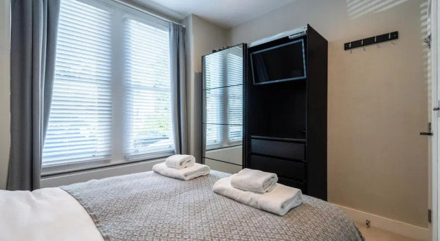 Апартаменты Stylish Fulham Flat With Patio by Underthedoormat
