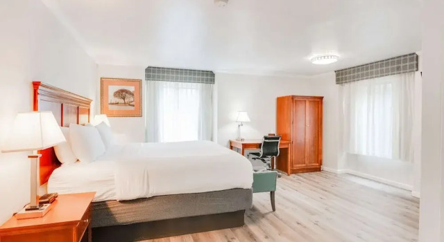 Двухместный номер Ramada by Wyndham Mountain View