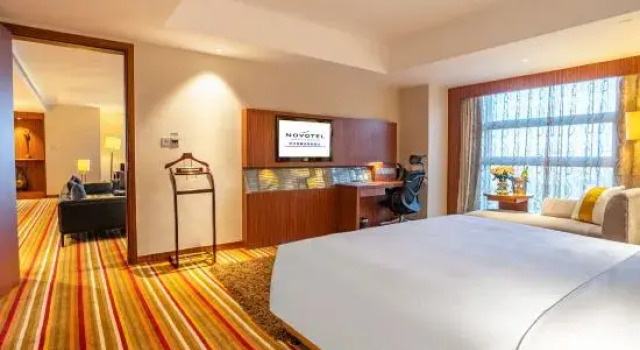 Люкс Novotel Zhengzhou Convention Centre