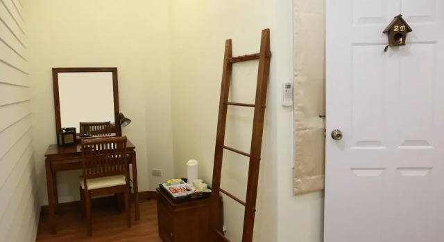 Номер Standard Les Fleurs Bangkok Hostel