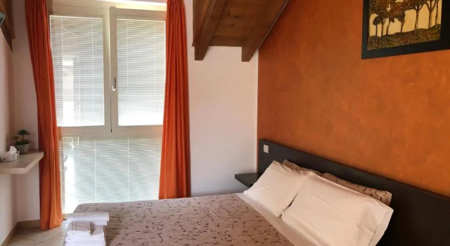La Siesta Bed&Residence, Buchen Sie Hotel Cardano al Campo Lombardei
