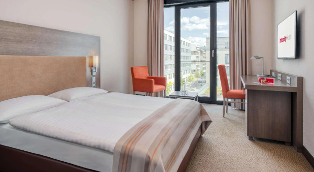 Номер Business IntercityHotel Dresden