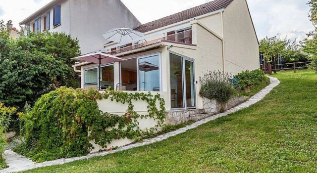 Villa House with Panoramic View on Paris, Забронировать Вилла Виллы Сюрен, Вилла