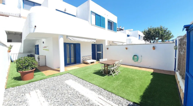 Апартаменты Beach House a 100m de la playa