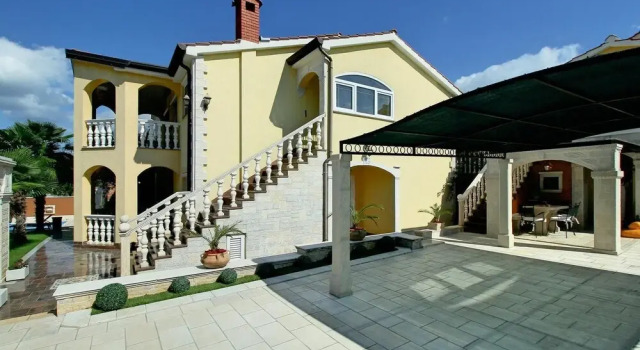 Stunning Home in Porec With Wifi and 2 Bedrooms, Забронировать Отель Пореч Poreč Riviera, 3* 4*