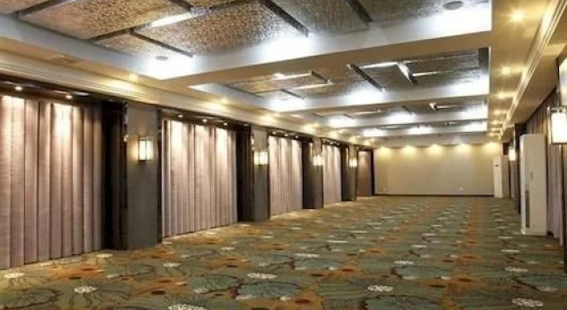 East Milan Hotel Zhengzhou, Rezervovat Hotel Čeng-čou Henan
