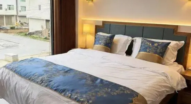 Half Moon Lake Guesthouse, Rezerwuj Hotel Xiangxi Hunan