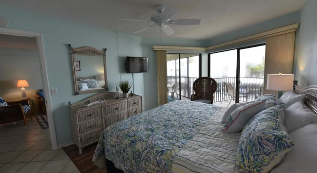 Sun Plaza West Unit 110 Apartment 2