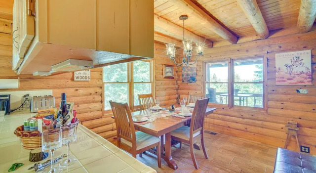 Crestline Area Vacation Rental Cabin w/ Decks!, Reservar Casa de férias Crestline San Bernardino Mountains