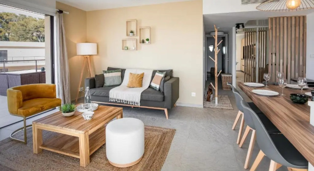 Superbe appartement bord de mer, Забронировать Апартаменты/квартира Сен-Мандрие-сюр-Мер Var coast
