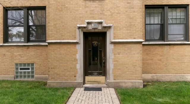 Great Price & Top Location, Comfy 1BR Apt for 4