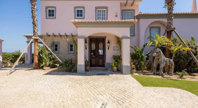 Nice Villa in Budens with pool, Reserva ahora Villa Hoteles en Algarve con aparcamiento, Aparcamiento