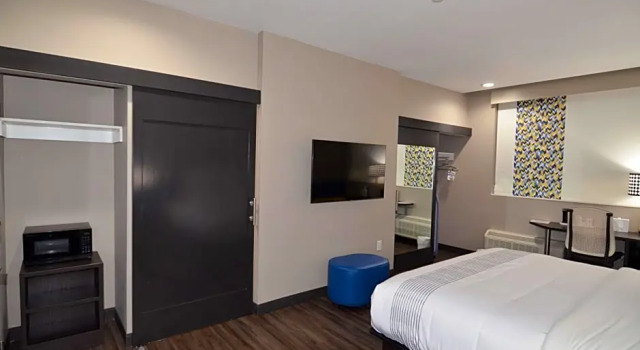 Двухместный люкс GLō Best Western Enid OK Downtown - Convention Center Hotel