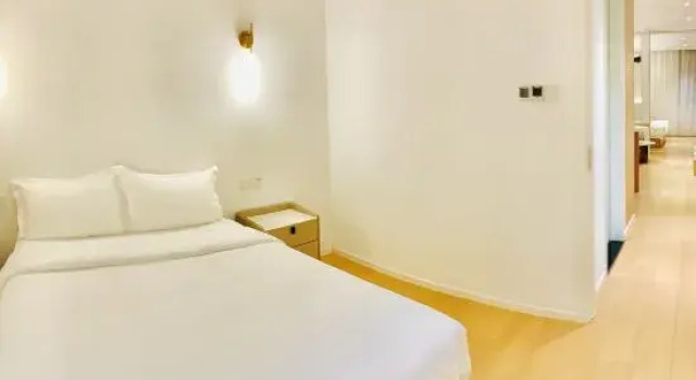 Люкс Deluxe Mike Apartment (Changshou Road Subway Station)