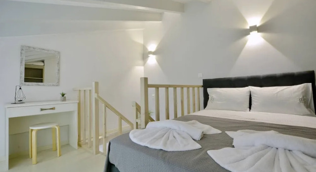 Villa Bratou Terra Sleeps 2 with Garden, Забронировать Вилла Коттеджи периферии Ионических островов, Коттедж