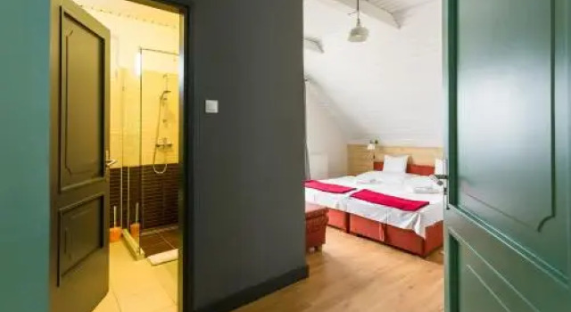 Borbarátok Panzió, Book Hotel Badacsonytomaj 