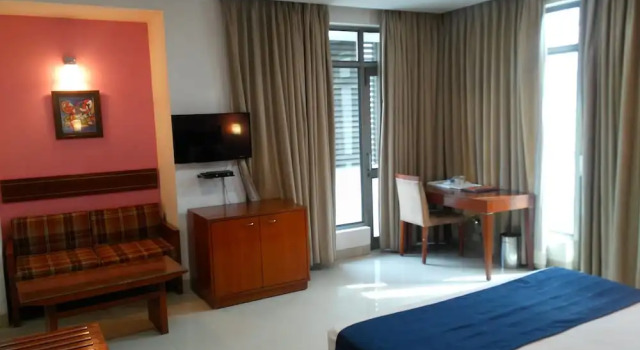 Номер Deluxe Divine Inn Hotel
