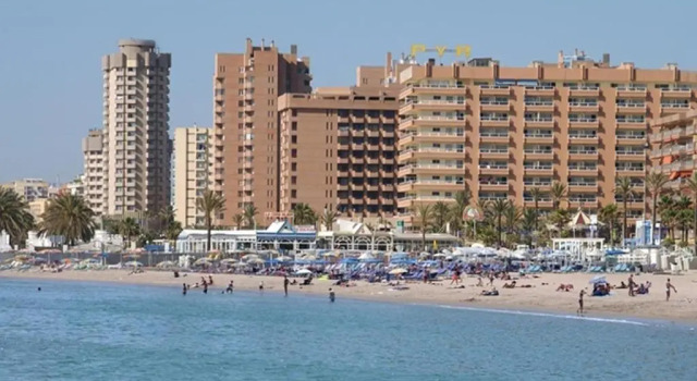 PYR Beach & Pool Private Studios, Забронировать Апартаменты/квартира Отели Фуэнхирола с бассейном, рядом с Пристань Puerto Deportivo de Fuengirola, Бассейн