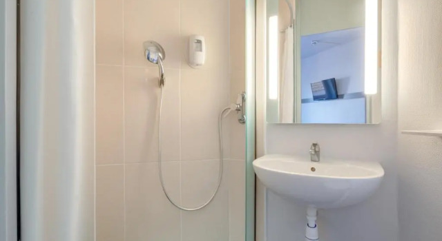 Номер Standard B&B HOTEL Fréjus Roquebrune-sur-Argens