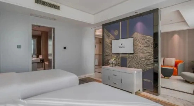 Люкс Luxury Rezen Select Hotel (Taizhou Linhai Duqiao Baolong Square)