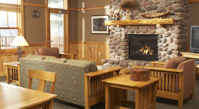 Heartwood Conference Center & Retreat, Buchen Sie Hotel Danbury Wisconsin