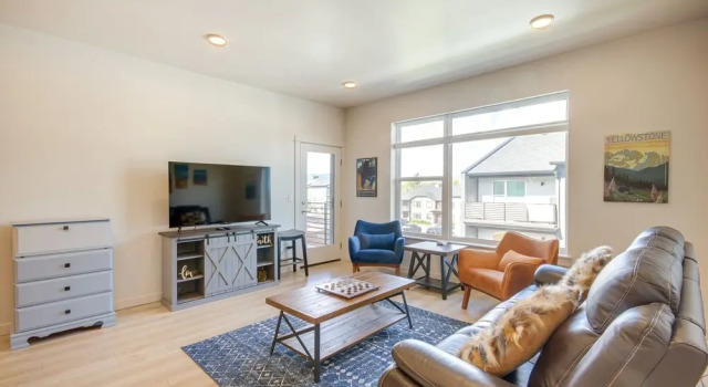 Апартаменты с 3 комнатами с балконом Modern Livingston Condo Near Yellowstone River!