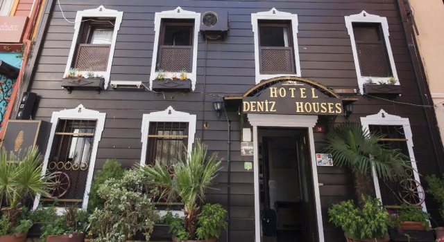 Hotel Deniz Konak, Забронировать Отель Отели Стамбула с парковкой, рядом с Базар Араста, Парковка