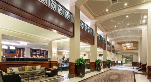 Двухместный номер Deluxe Capital Hilton