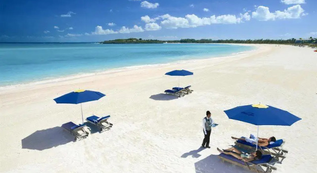 Номер Deluxe Sandals Emerald Bay All Inclusive