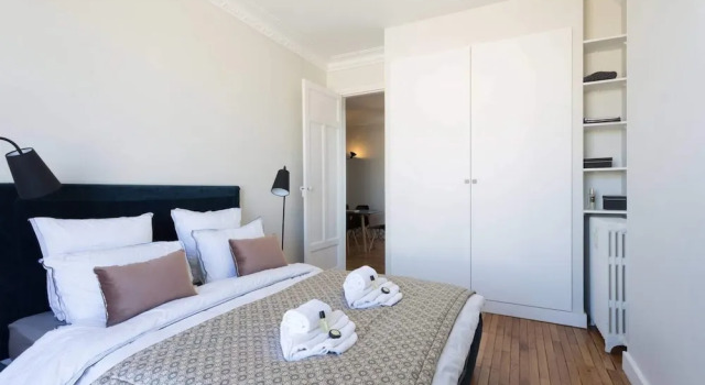 Designer Apartment - Eiffel Tower View!, Забронировать Апартаменты/квартира Апартаменты Парижа, рядом с Maison de Balzac, Апартаменты/квартира