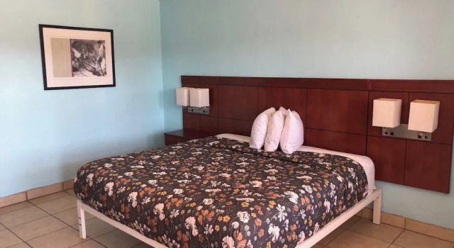 Номер Standard Economy Suites