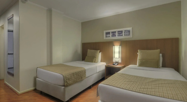 Hotel Deville Curitiba