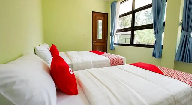 Люкс Superior OYO 1605 Puput Resort Batulayar Senggigi