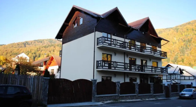 Casa Amurg, Забронировать Отель Синая Sinaia-Azuga-Busteni