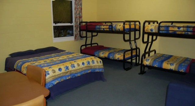 Шале Egmont Eco Leisure Park & Backpackers