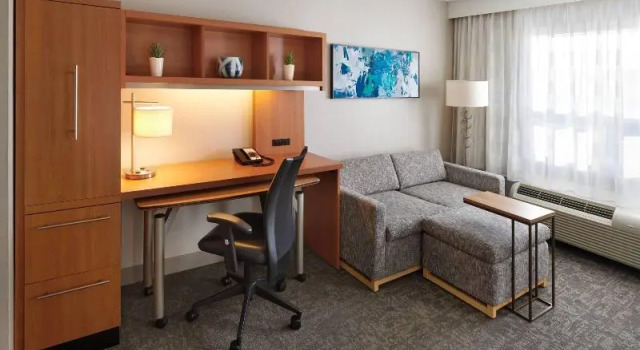 Четырёхместный люкс TownePlace Suites by Marriott Mississauga-Airport Corporate Centre