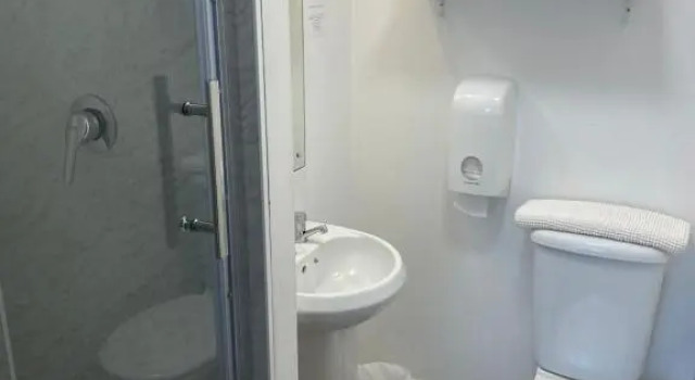 Standard- tredobbelt værelse A & B Guest House