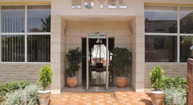 Hotel Cafe Verdi, Забронировать Отель Отели Эль-Джадида с парковкой, Парковка