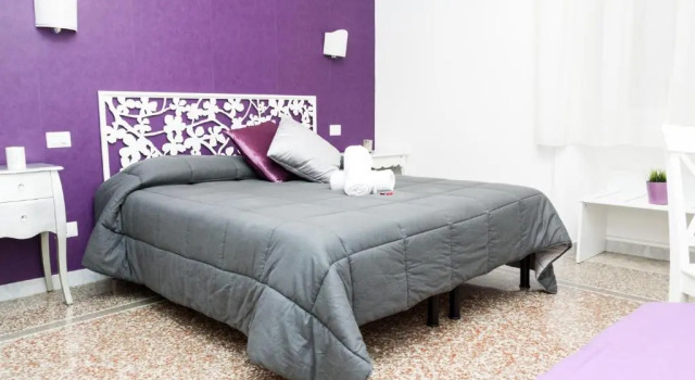 Re di Luna B&B, Забронировать Отель «постель и завтрак» Отели Рима с парковкой, рядом с Piazza San Giovanni in Laterano, Парковка