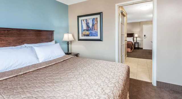 Super 8 Edmonton South, Rezervovat Hotel Northwest Edmonton Edmonton